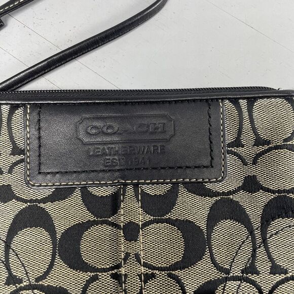 Coach Leatherware Signature Zipper Wristlet Pouch Clutch Black - Picture 2 of 6